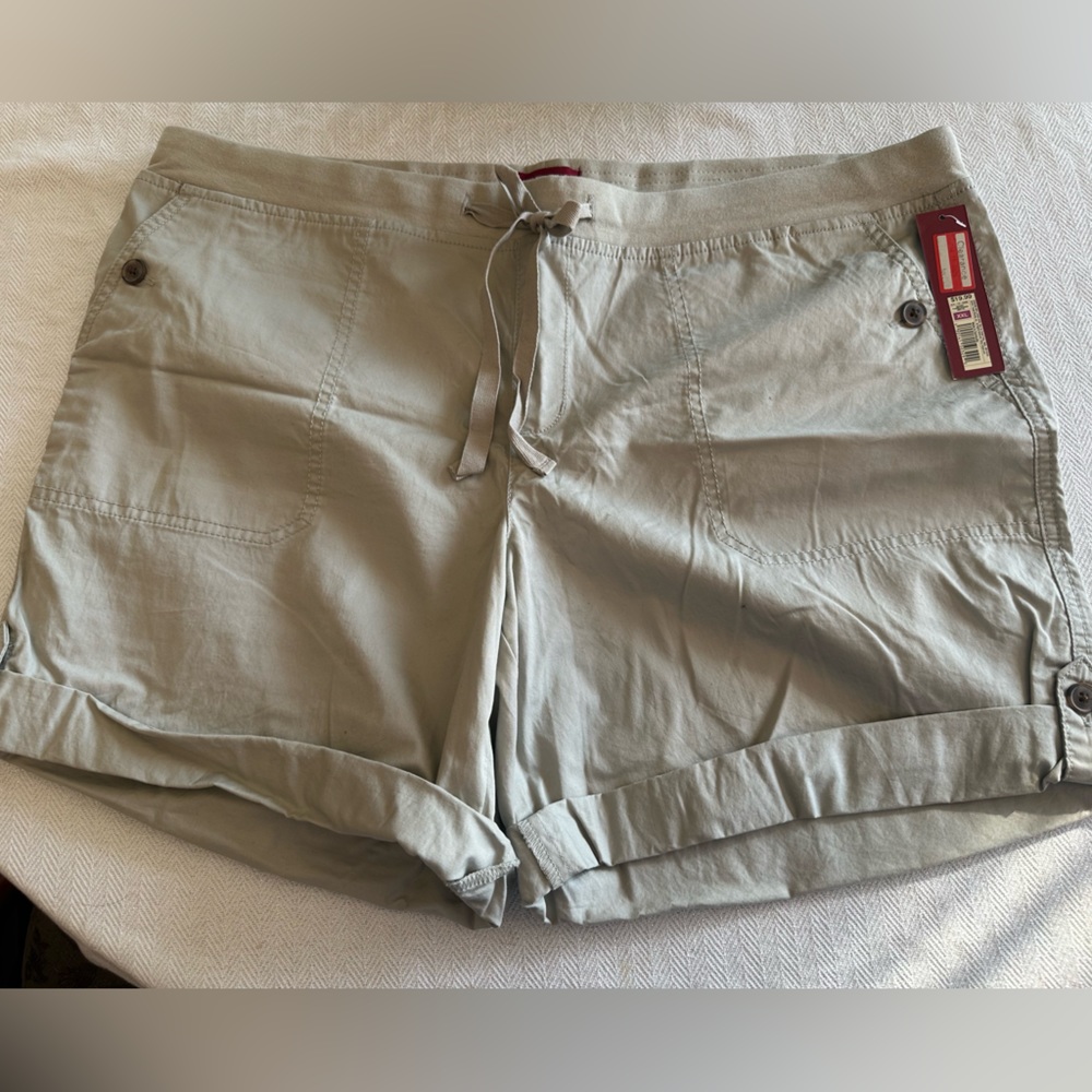 Women’s shorts brand new with tags